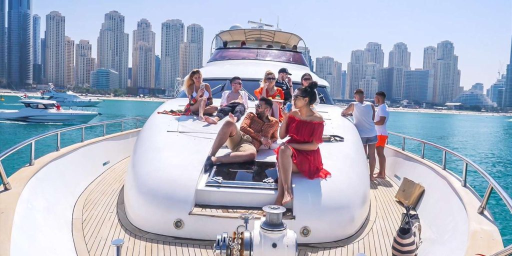 How to book an extravagance yacht in Dubai?