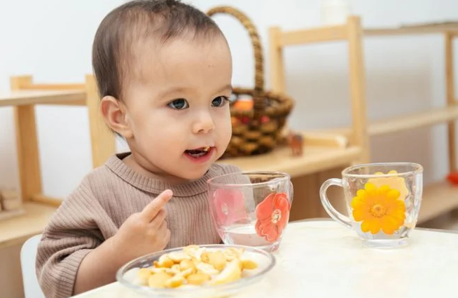 Baby Snacks Nutrition Guide: What Sells to Health-Conscious Moms